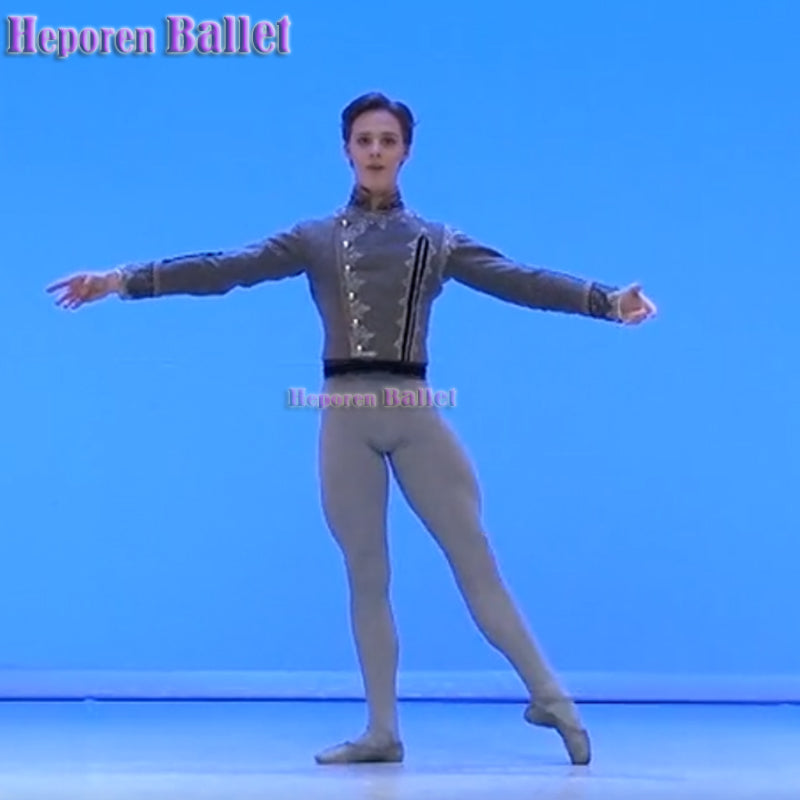 What should male ballet dancers wear?