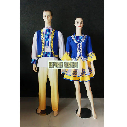 What are some patterns and colors that are significant in Russian folkloric dress?